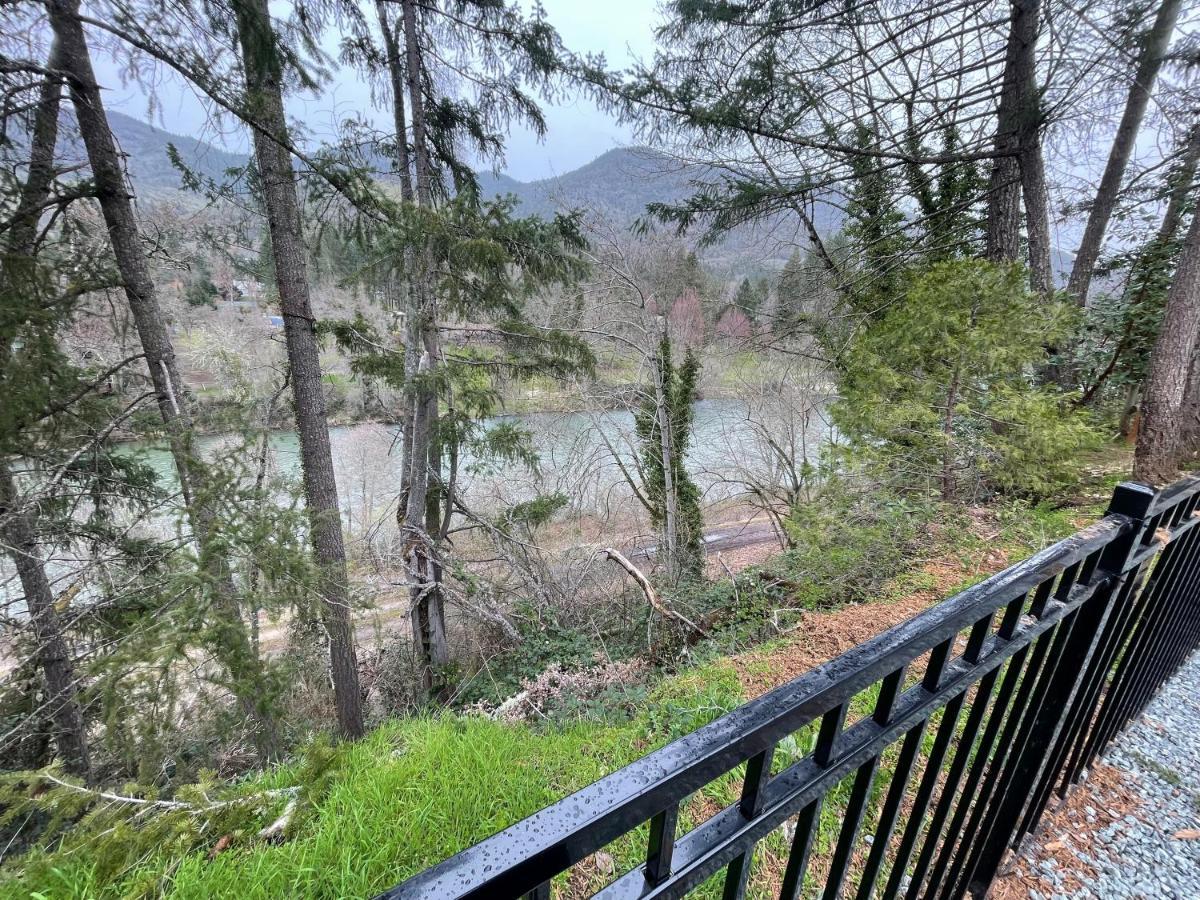 The River House Grants Pass Extérieur photo