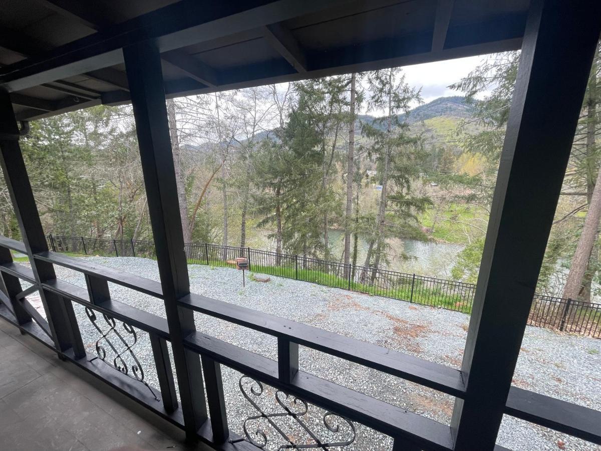 The River House Grants Pass Extérieur photo